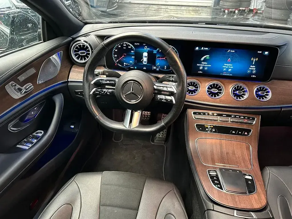Gebraucht Mercedes CLS220 AMG line 194 PS (142 kW) 2023 Grau Coupé