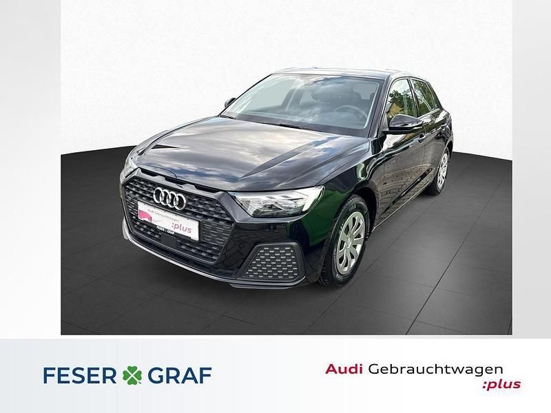 Mythosschwarz metallic Gebraucht 2025 Audi A1 Sportback Comfort Kleinwagen | 19.980 € (Superpreis) - Bild 1/4