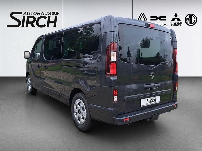 Neu Renault Trafic Evolution 150 PS (110 kW) 2026 Grau Van / Kleinbus