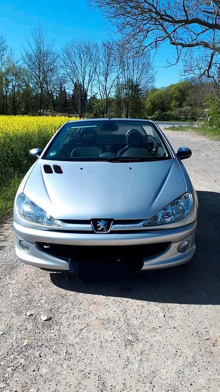 Silber Gebraucht 2005 Peugeot 206 CC Quiksilver Cabrio | 499 € (Superpreis) - Bild 1/3
