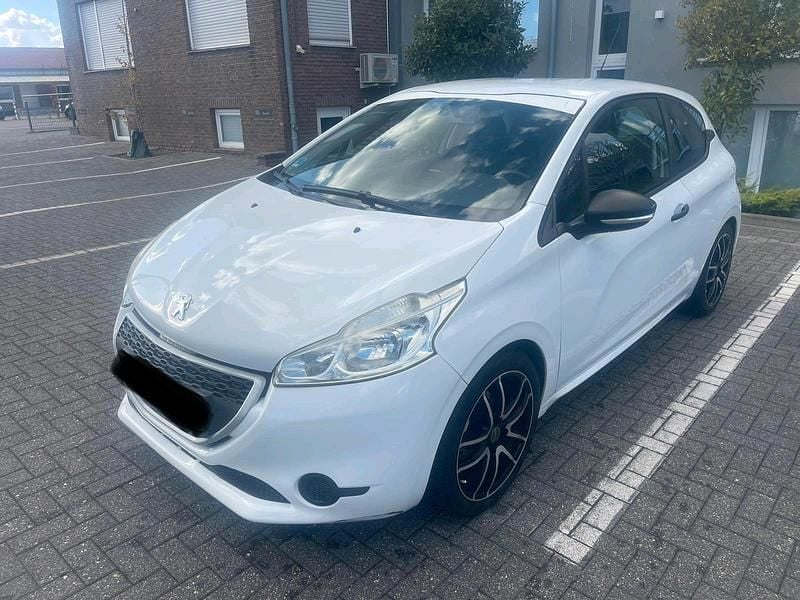 Weiß Gebraucht 2012 Peugeot 208 Kleinwagen | 1.400 € (Superpreis) - Bild 1/4