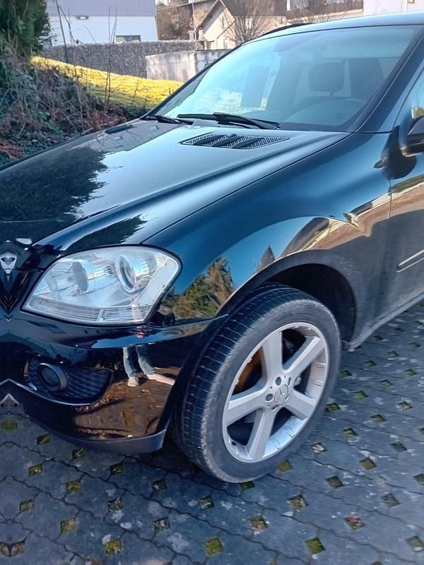 Gebraucht Mercedes 320 224 PS (164 kW) 2007 Schwarz SUV