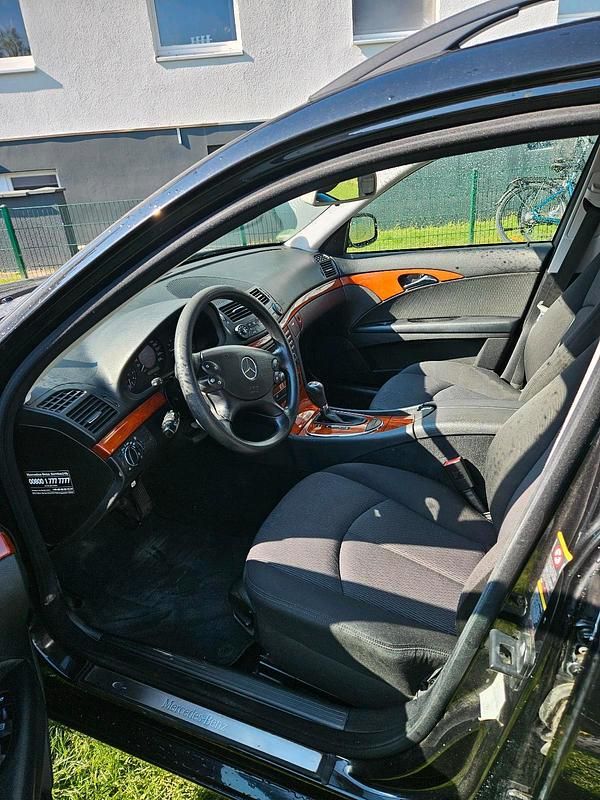 Gebraucht Mercedes E200 180 PS (132 kW) 2007 Schwarz Kombi