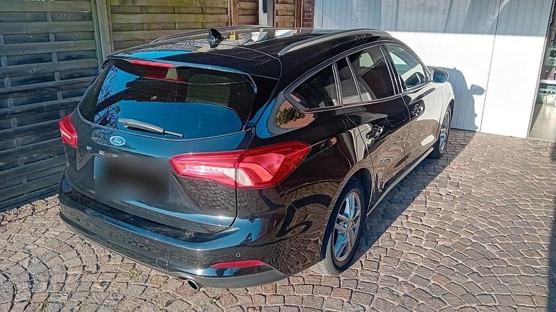 Gebraucht Ford Focus Titanium 150 PS (110 kW) 2020 Schwarz Kombi