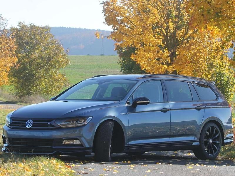 Gebraucht VW Passat Highline 239 PS (175 kW) 2015 Blau Kombi