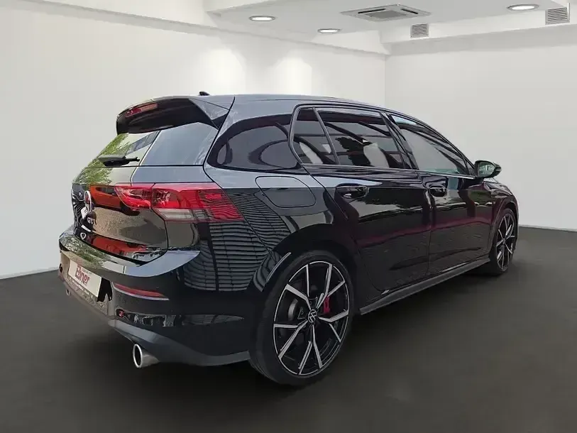 Gebraucht VW Golf VIII GTI 245 PS (180 kW) 2023 Deep black perleffekt Limousine