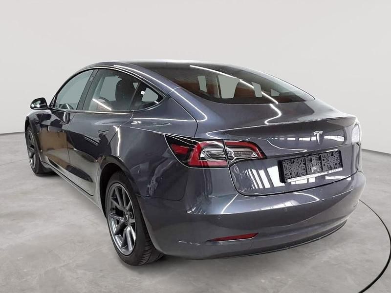 Gebraucht Tesla Model 3 RWD 239 kW (325 PS) 2022 Midnight silver metallic Limousine