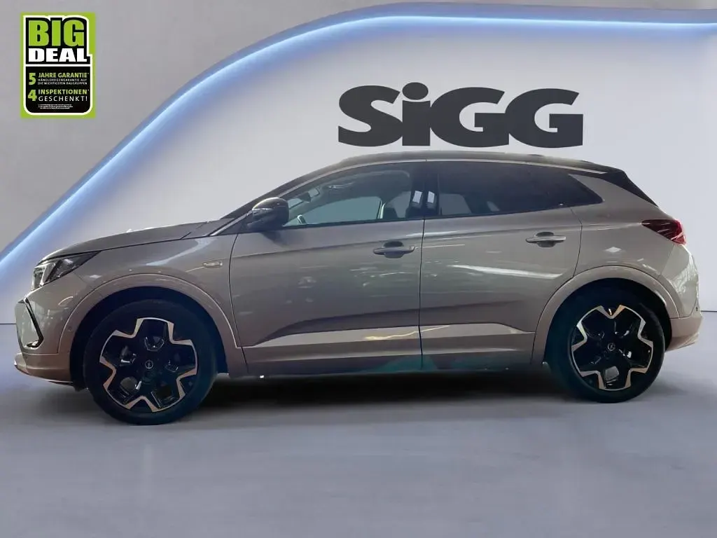 Gebraucht Opel Grandland X Elegance 131 PS (96 kW) 2023 Kontrast grau SUV