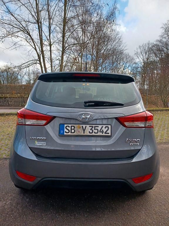 Gebraucht Hyundai ix20 Style 116 PS (85 kW) 2014 Grau Kleinwagen