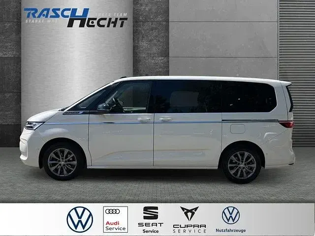 Gebraucht VW Multivan Style 150 PS (110 kW) 2023 Candyweiß Van / Kleinbus