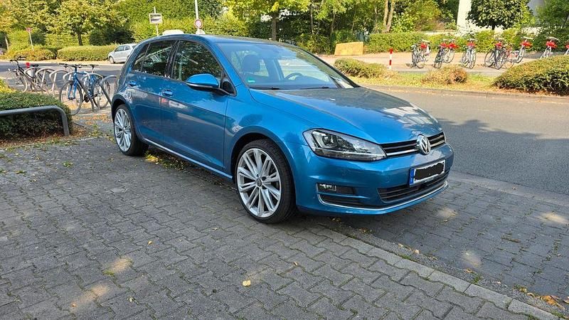 Blau Gebraucht 2015 VW Golf VII Highline Limousine | 13.000 € (Fairer Preis) - Bild 1/4