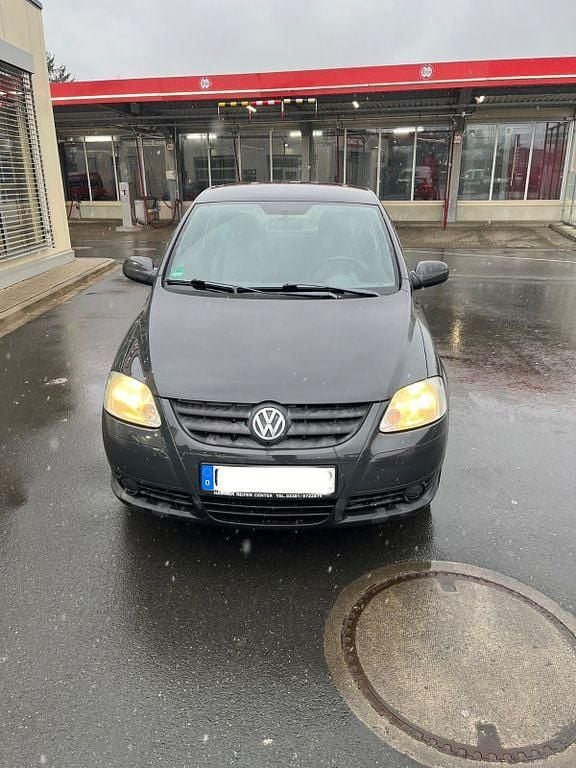 Grau Gebraucht 2007 VW Fox Kleinwagen | 990 € (Guter Preis) - Bild 1/4