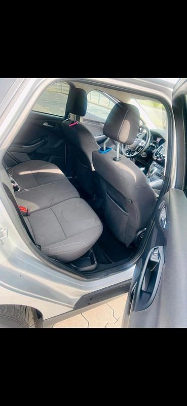 Gebraucht Ford Focus 140 PS (102 kW) 2012 Silber Kombi