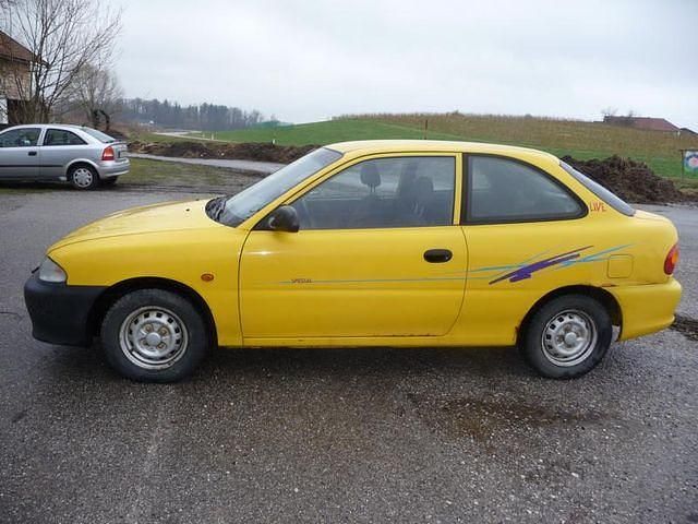 Gebraucht Hyundai Accent 75 PS (55 kW) 1997 Gelb Limousine