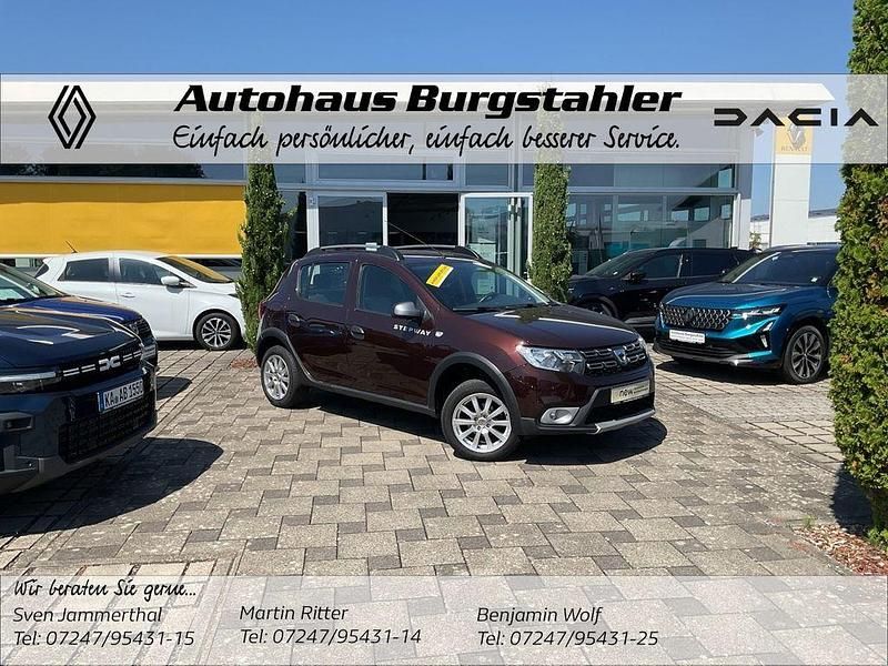 Braun Gebraucht 2017 Dacia Sandero Essentiel Kleinwagen | 7.490 € (Fairer Preis) - Bild 1/4