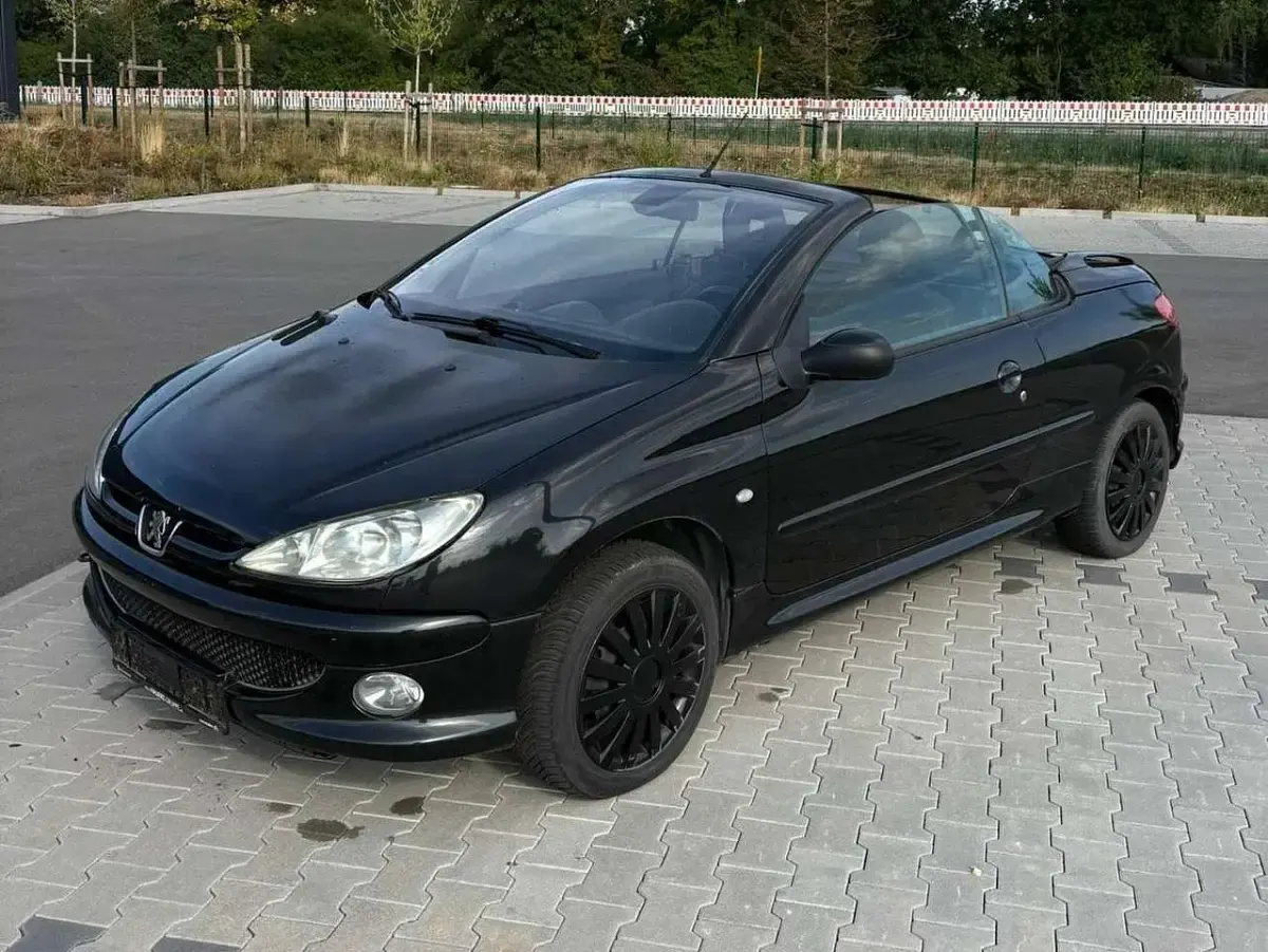 Gebraucht Peugeot 206 CC Platinum 109 PS (80 kW) 2003 Schwarz Cabrio