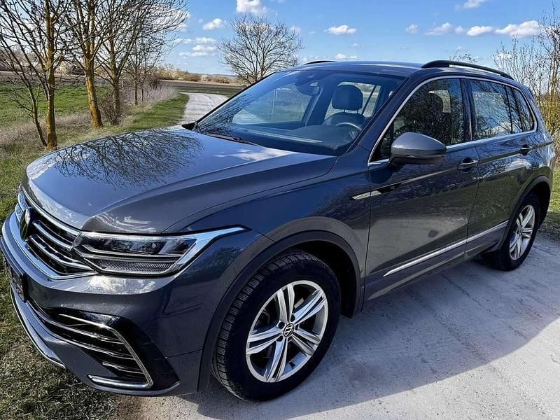 Gebraucht 2025 VW Tiguan R-line 200 PS SUV – 39387 Oschersleben (Bode ...