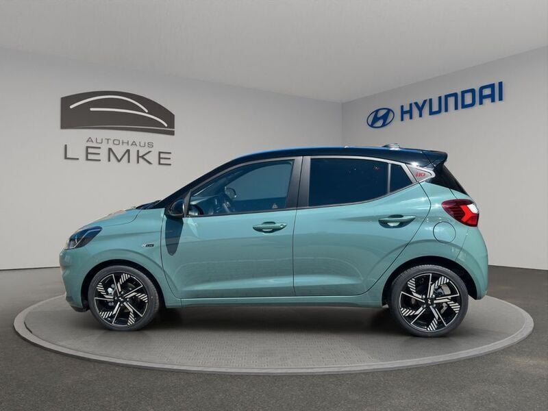 Neu Hyundai i10 N Line 90 PS (66 kW) 2025 Mangrove green/phantom black Kleinwagen