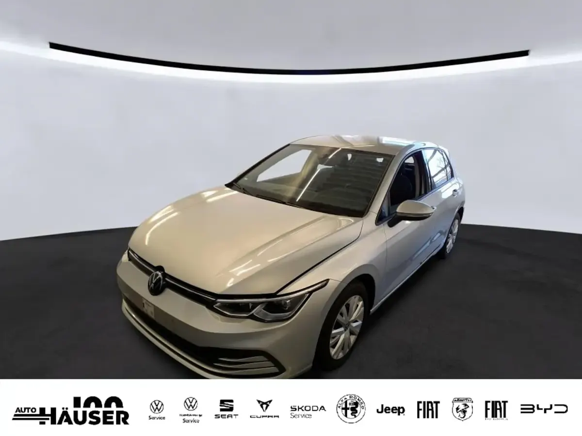 Gebraucht VW Golf VIII Life 131 PS (96 kW) 2024 Limousine
