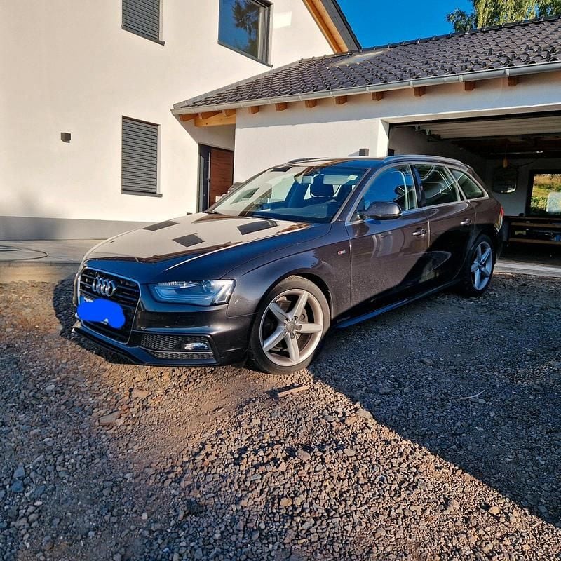 Grau Gebraucht 2015 Audi A4 S-Line Kombi | 14.599 € (Guter Preis) - Bild 1/4