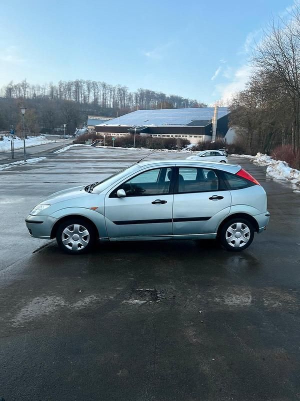 Gebraucht Ford Focus 90 PS (66 kW) 2004 Blau Kleinwagen