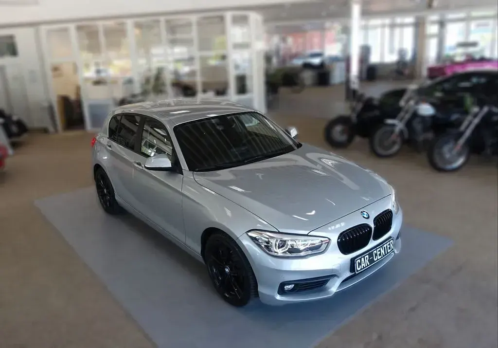 Gebraucht BMW 116 Advantage 116 PS (85 kW) 2019 Glaciersilber (metallic) Kleinwagen