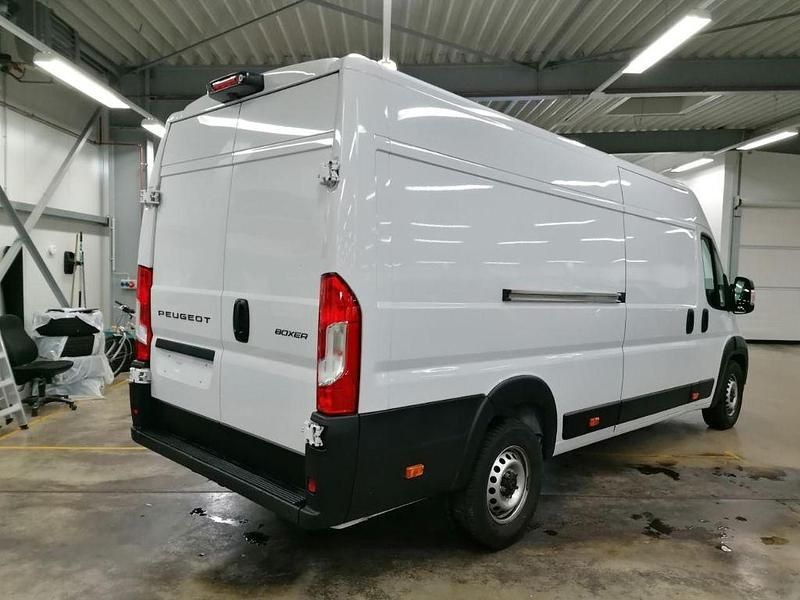 Gebraucht Peugeot Boxer 140 PS (102 kW) 2024 Weiß Van