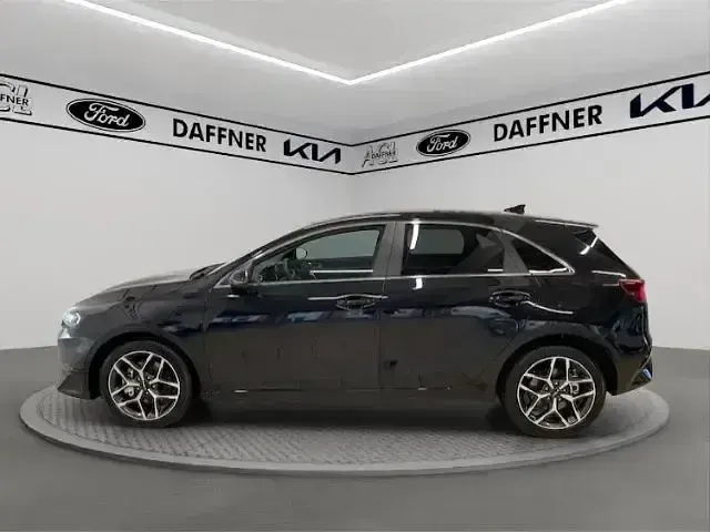 Neu Kia Ceed 140 PS (102 kW) 2025 Schwarz Kleinwagen