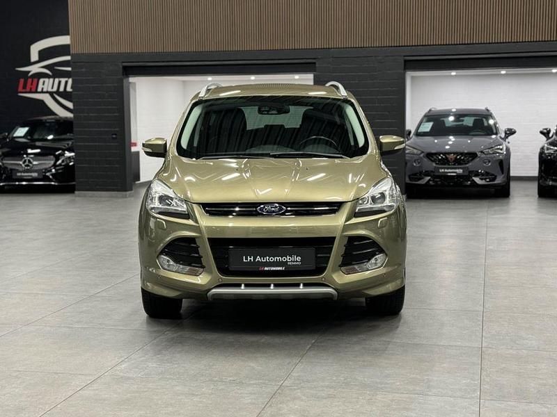 Gebraucht Ford Kuga Individual 182 PS (133 kW) 2015 Grün SUV