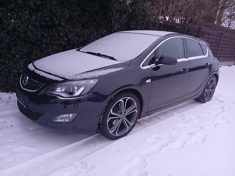 Schwarz Gebraucht 2012 Opel Astra OPC Limousine | 4.000 € (Superpreis) - Bild 1/4