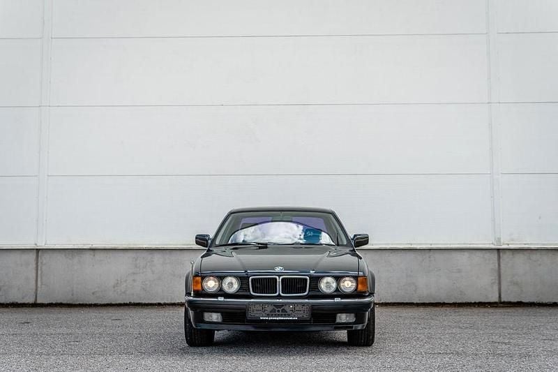 Gebraucht BMW 750L 299 PS (219 kW) 1990 Schwarz Limousine
