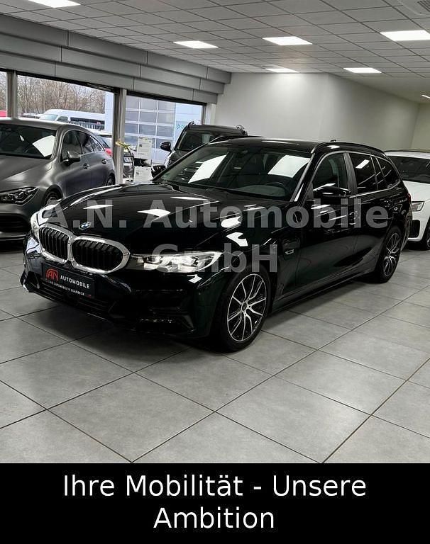 Gebraucht BMW 320e Advantage 163 PS (119 kW) 2022 Schwarz Limousine