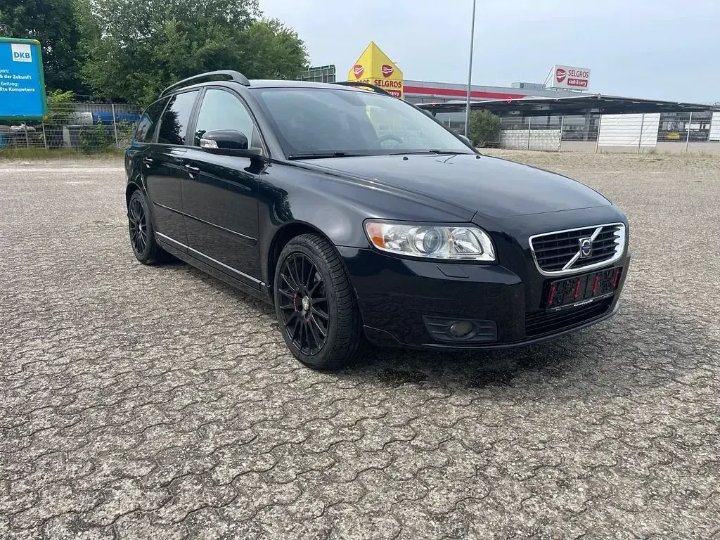 Gebraucht Volvo V50 Momentum 136 PS (100 kW) 2009 Schwarz Kombi
