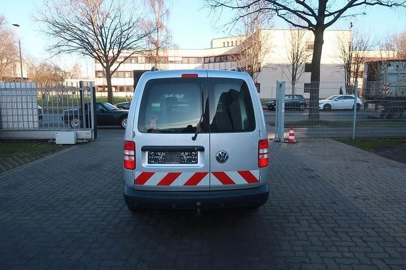 Gebraucht VW Caddy Maxi 102 PS (75 kW) 2011 Silber Van / Kleinbus