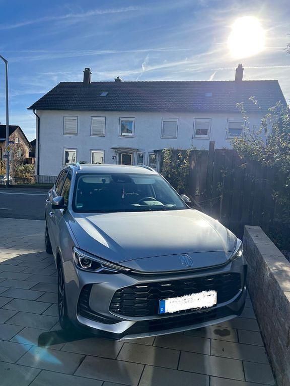 Silber Gebraucht 2025 MG ZS Luxury SUV | 22.700 € - Bild 1/4