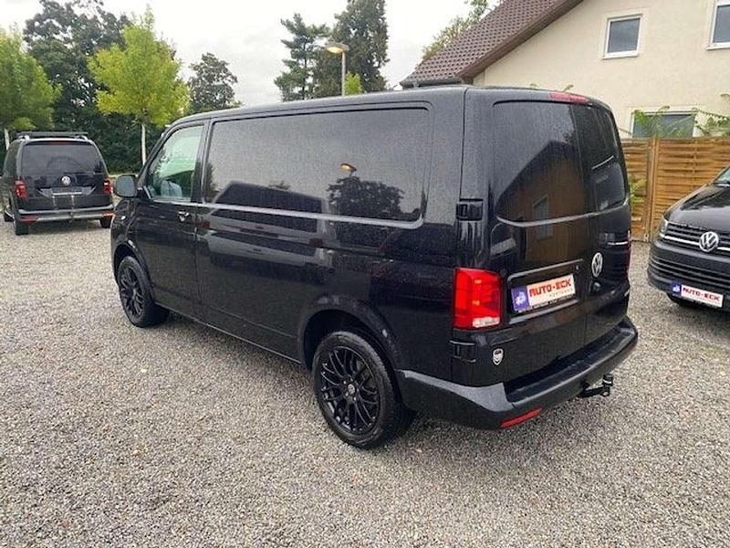 Gebraucht VW Transporter 150 PS (110 kW) 2020 Deep black perleffekt Van