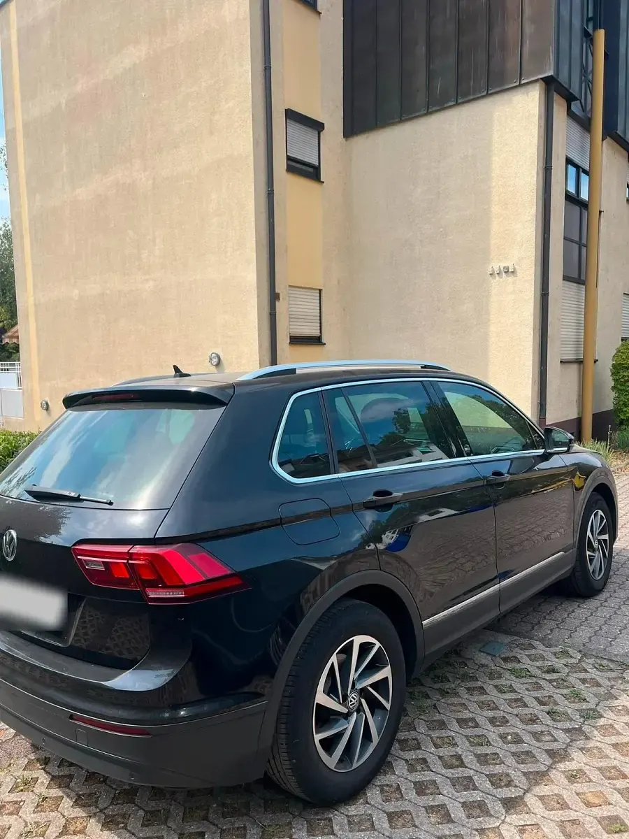 Gebraucht VW Tiguan 150 PS (110 kW) 2018 Schwarz SUV