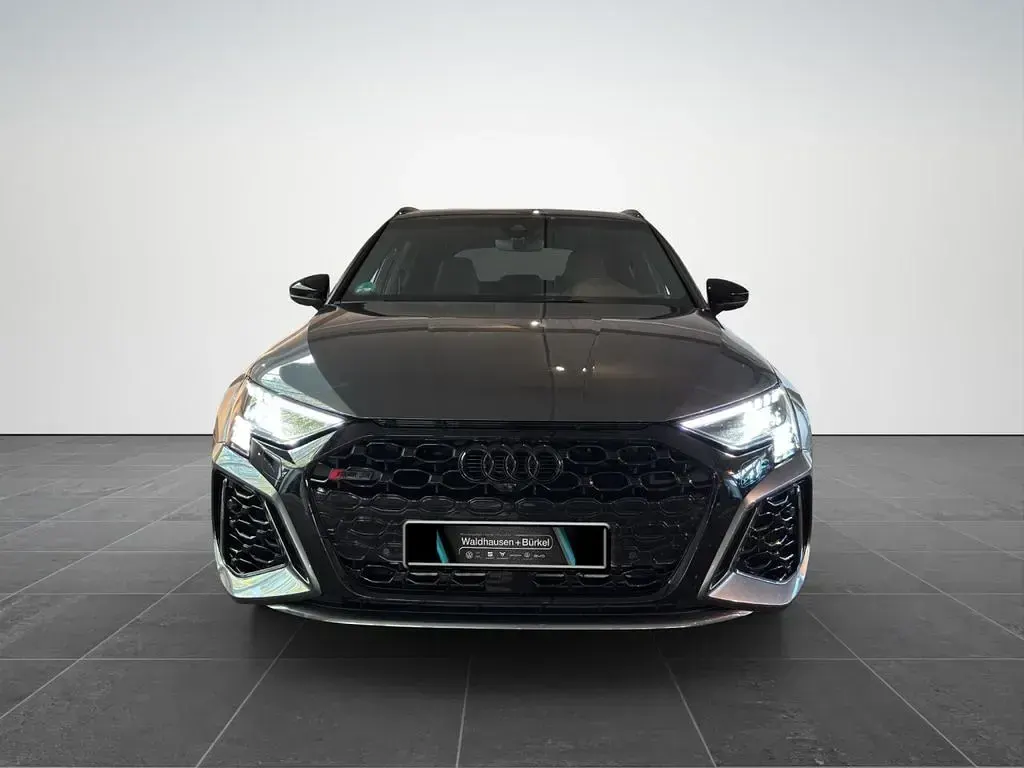Gebraucht Audi RS3 Ambiente 400 PS (294 kW) 2023 Daytona grau perleffekt (metallic) Limousine