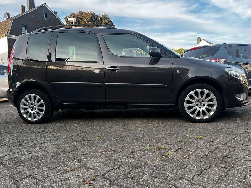 Gebraucht Skoda Roomster Plus Edition 86 PS (63 kW) 2011 Braun Van / Kleinbus