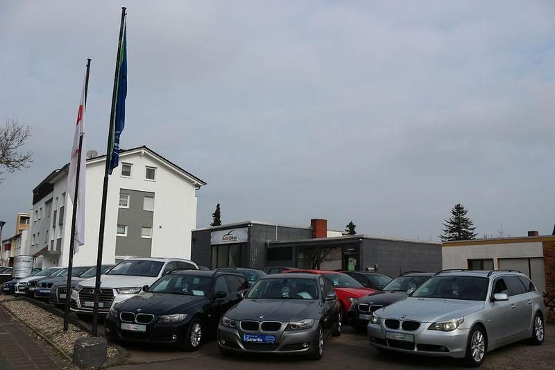 Gebraucht Volvo V40 Kinetic 122 PS (89 kW) 2016 Blau Limousine