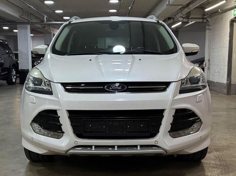 Gebraucht Ford Kuga ST-Line 150 PS (110 kW) 2015 Weiß SUV