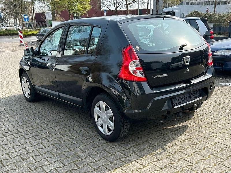 Gebraucht Dacia Sandero 75 PS (55 kW) 2012 Schwarz Limousine