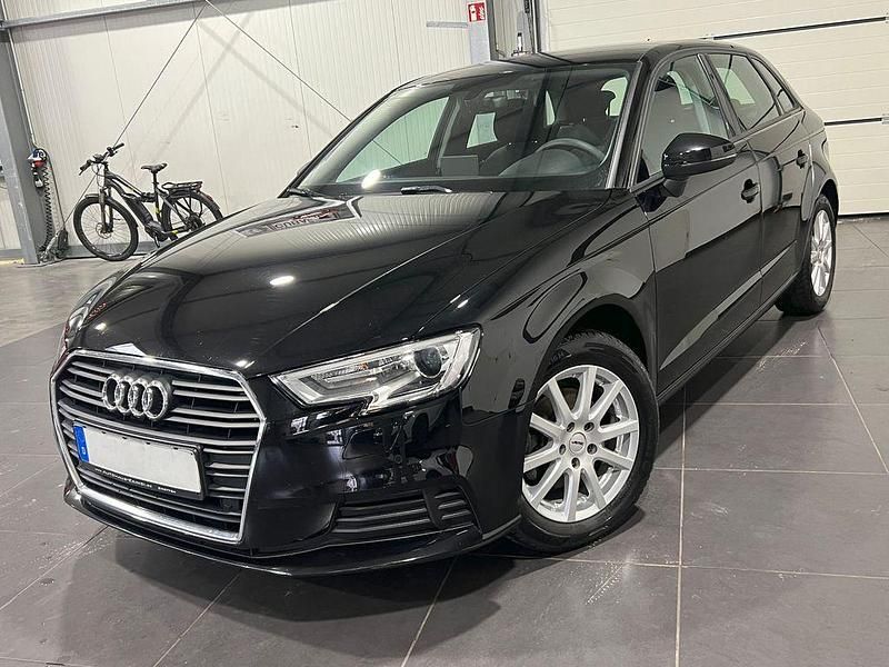 Schwarz Gebraucht 2020 Audi A3 Sportback Limousine | 16.995 € (Superpreis) - Bild 1/4