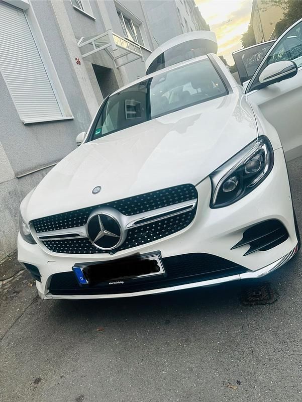 Weiß Gebraucht 2016 Mercedes GLC220 AMG Coupé | 33.899 € (Etwas zu teuer) - Bild 1/4