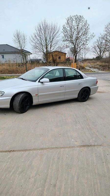 Gebraucht Opel Omega 173 PS (127 kW) 2000 Silber Limousine