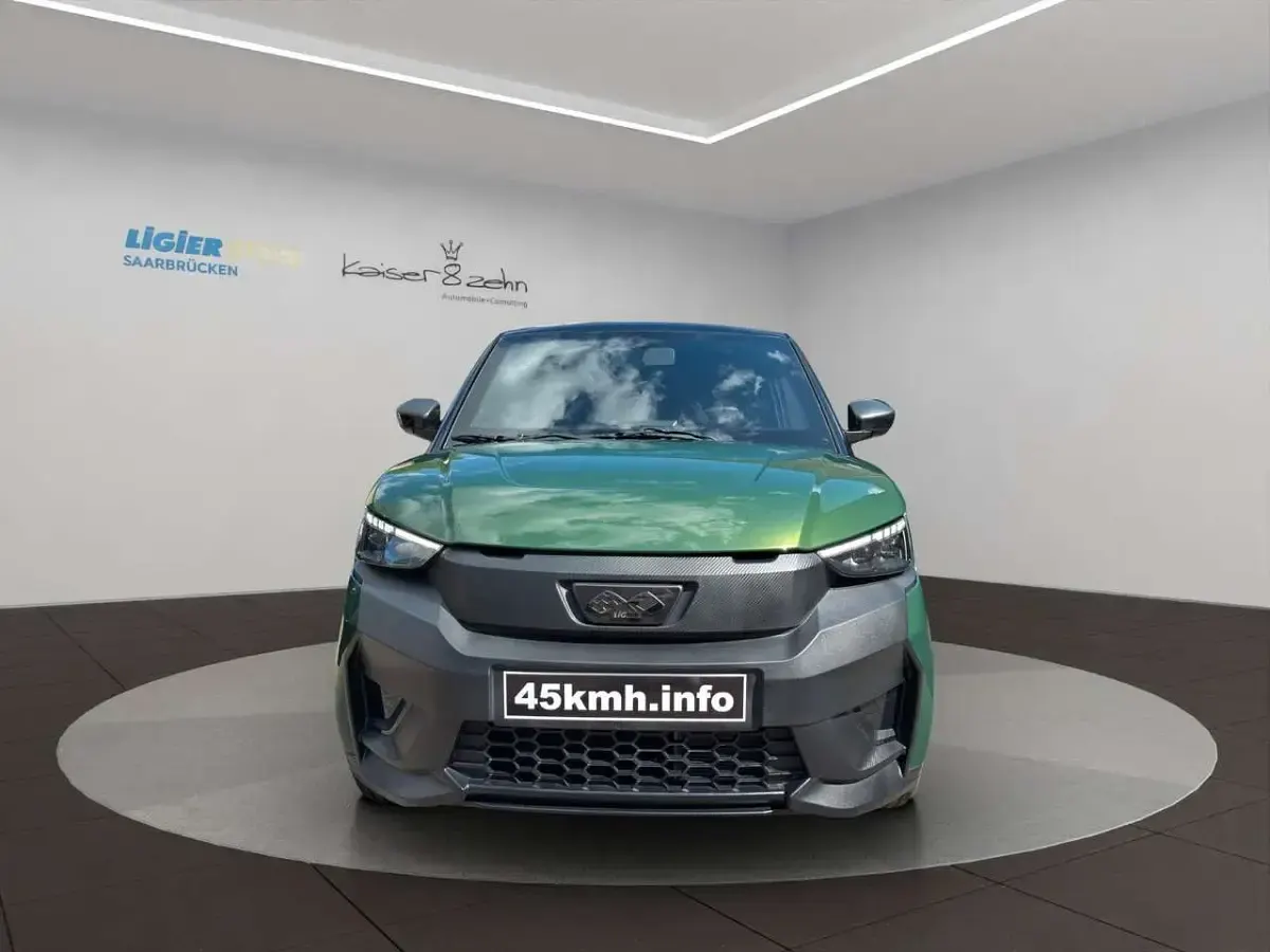 Uusi Ligier JS50 2026 Vihreä Viistoperä