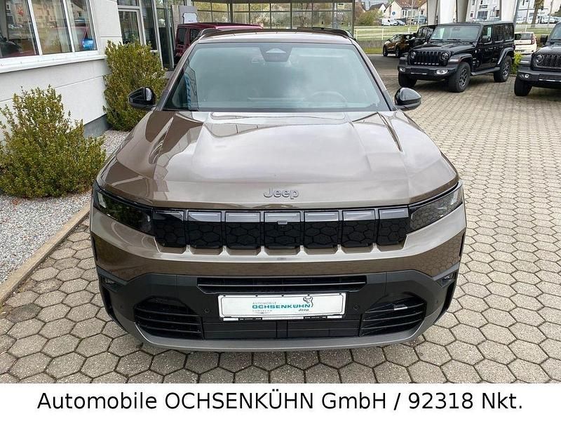 Neu Jeep Compass 145 PS (106 kW) 2026 Braun SUV