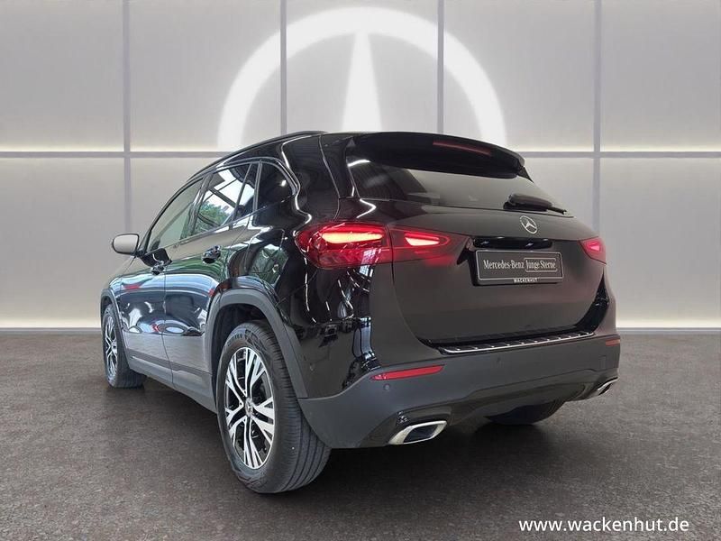 Gebraucht Mercedes GLA220 Advanced 190 PS (139 kW) 2024 Nachtschwarz  unilack SUV