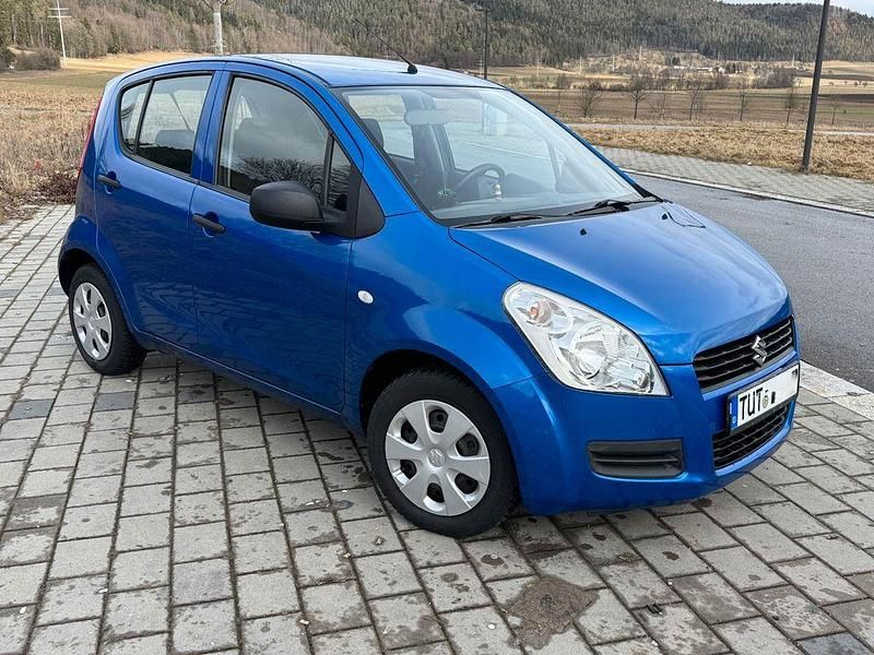 Gebraucht Suzuki Splash Basic 65 PS (47 kW) 2009 Blau Kleinwagen