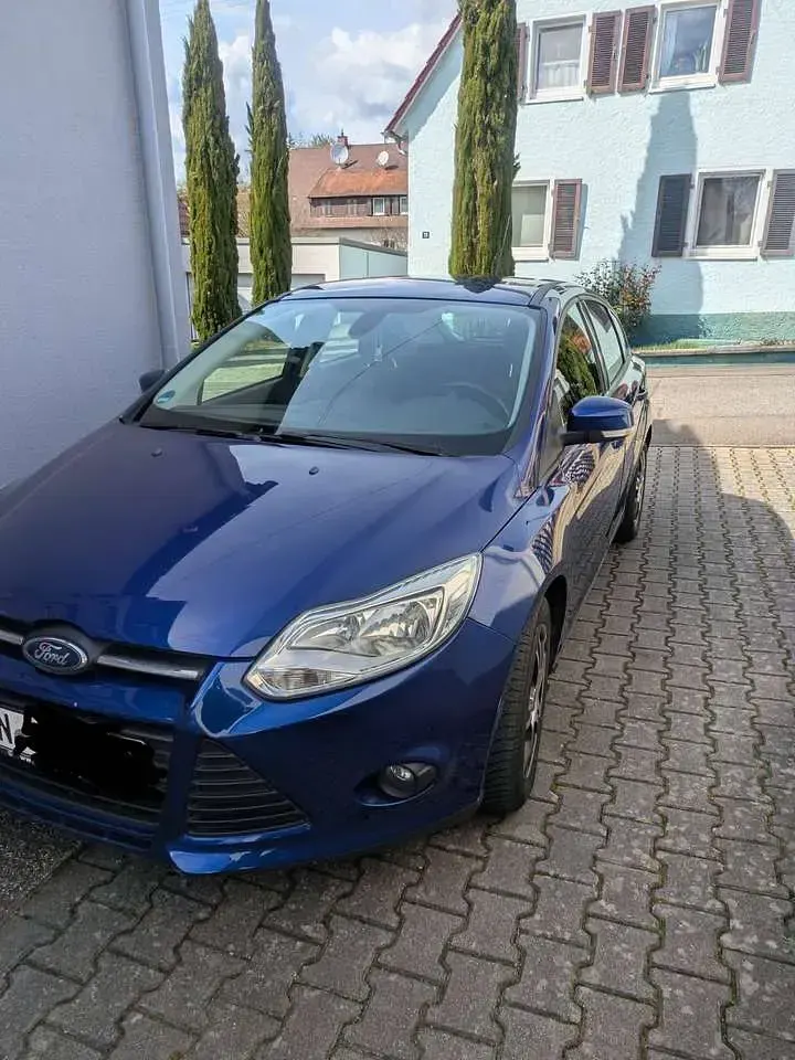 Gebraucht Ford Focus SYNC Edition 125 PS (91 kW) 2014 Blau Limousine